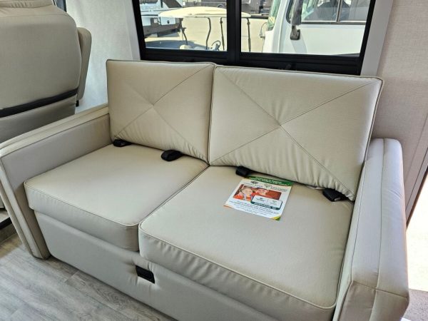 2026 Coachmen Pursuit 27XPS - Image 13