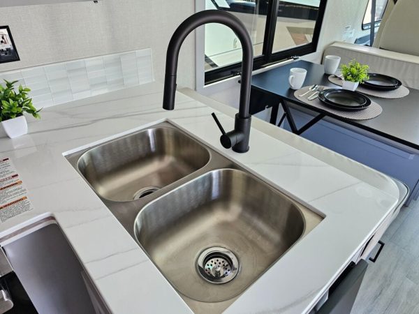 2026 Coachmen Pursuit 27XPS - Image 17