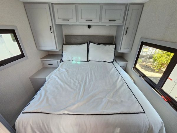 2026 Coachmen Pursuit 27XPS - Image 30