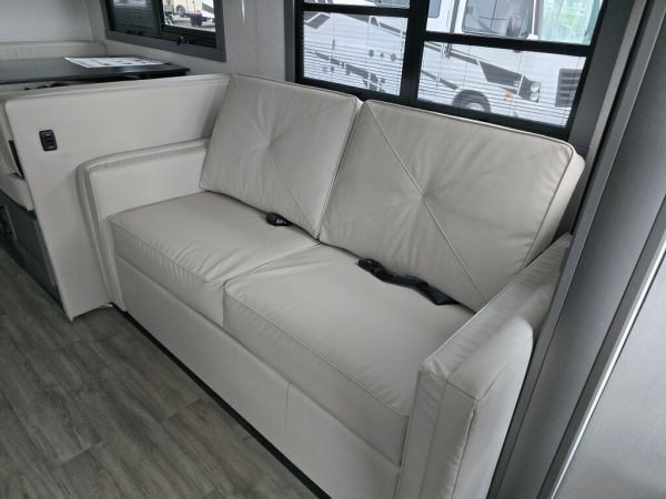 2026 Coachmen Pursuit 31ES - Image 11