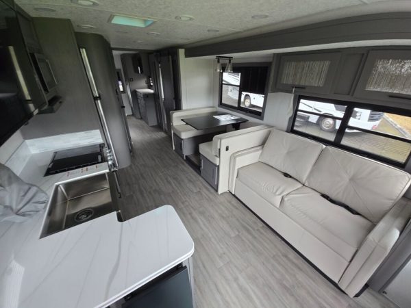 2026 Coachmen Pursuit 31ES - Image 12