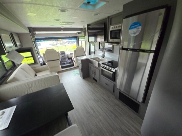 2026 Coachmen Pursuit 31ES - Image 14