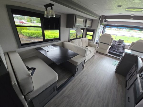 2026 Coachmen Pursuit 31ES - Image 15