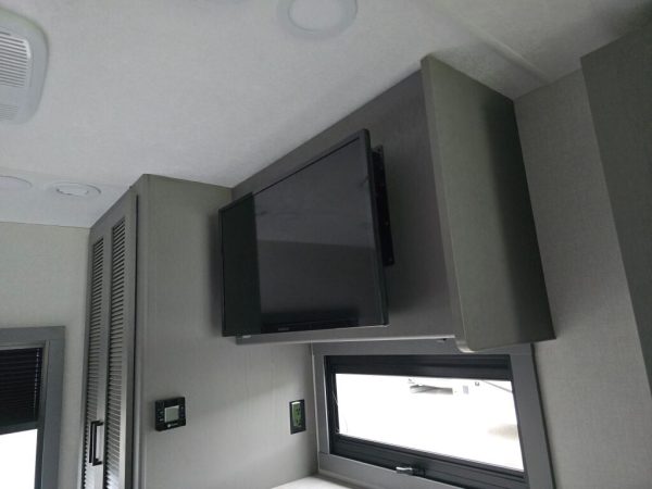 2026 Coachmen Pursuit 31ES - Image 25