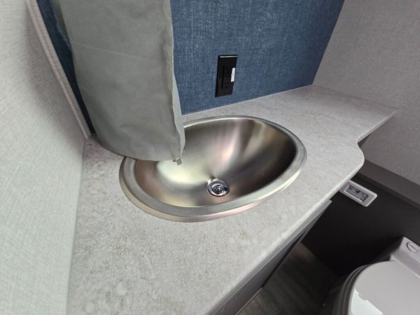 2026 Coachmen Pursuit 31ES - Image 27