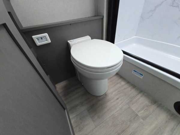 2026 Coachmen Pursuit 31ES - Image 28
