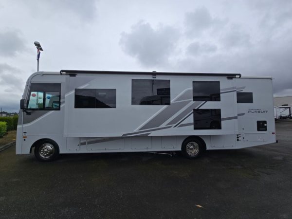2026 Coachmen Pursuit 31ES - Image 4