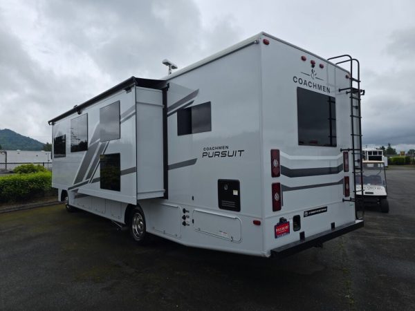 2026 Coachmen Pursuit 31ES - Image 5