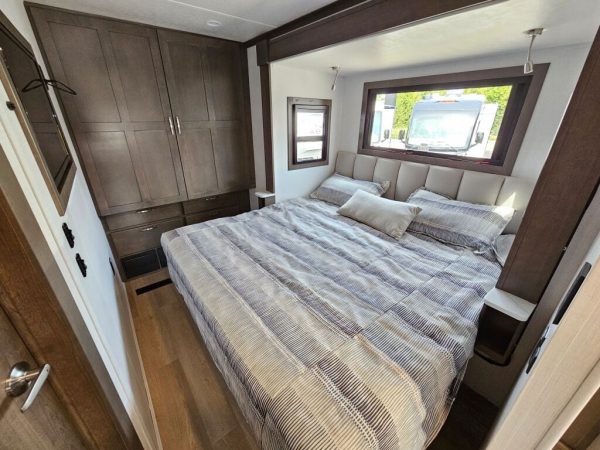 2026 Dynamax Europa 31SS - Image 22