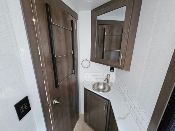 2026 Dynamax Europa 31SS - Image 27