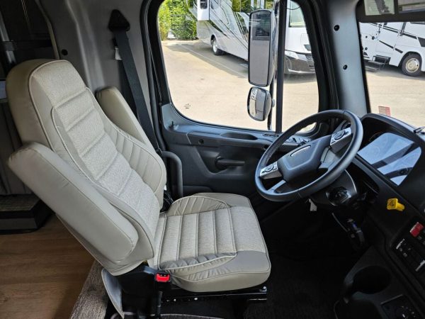 2026 Dynamax Europa 31SS - Image 30