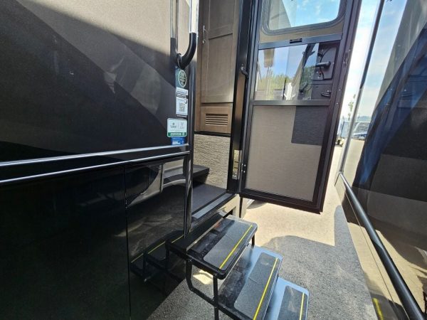 2026 Dynamax Europa 31SS - Image 9