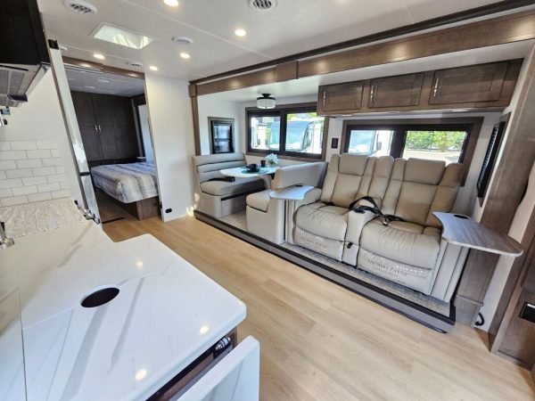 2026 Dynamax Europa 31SS - Image 10
