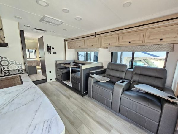 2026 Forest River Sunseeker Classic 3010DS - Image 14