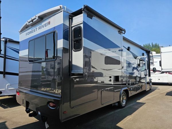 2026 Forest River Sunseeker Classic 3010DS - Image 3