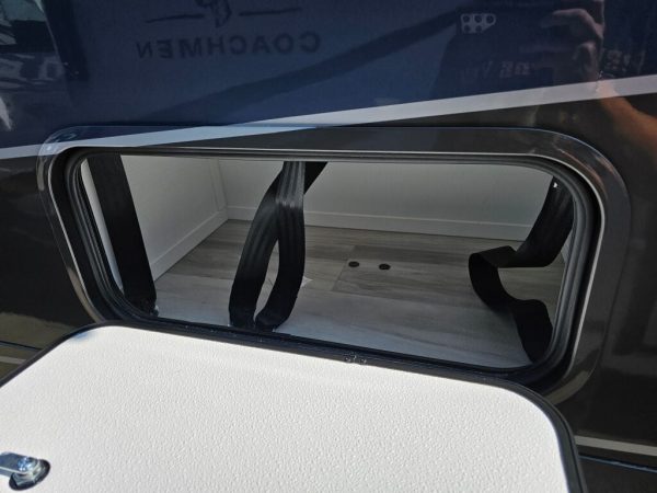 2026 Forest River Sunseeker Classic 3010DS - Image 10
