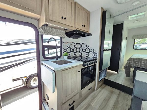 2026 Forest River Sunseeker LE 2250SLE - Image 11