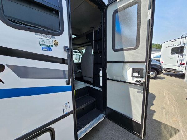2026 Forest River Sunseeker LE 2250SLE - Image 9