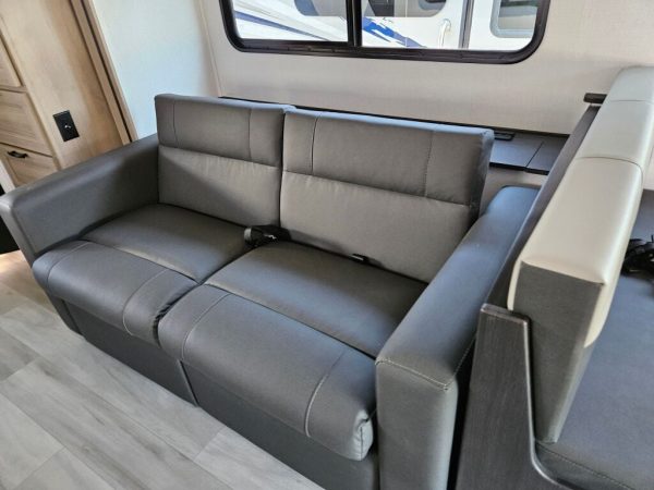 2026 Forest River Sunseeker LE 2550DSLE - Image 11