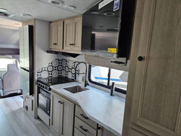 2026 Forest River Sunseeker LE 2550DSLE - Image 13