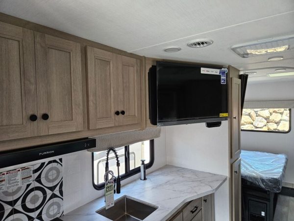 2026 Forest River Sunseeker LE 2550DSLE - Image 14