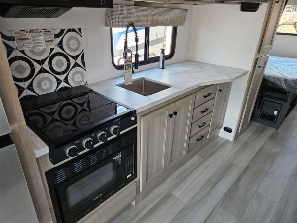 2026 Forest River Sunseeker LE 2550DSLE - Image 15