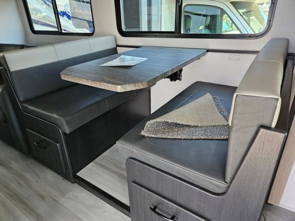 2026 Forest River Sunseeker LE 2550DSLE - Image 10
