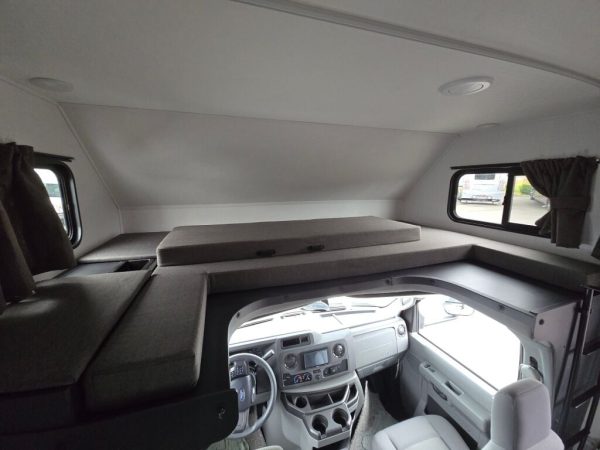 2026 Forest River Sunseeker LE 2550DSLE - Image 12