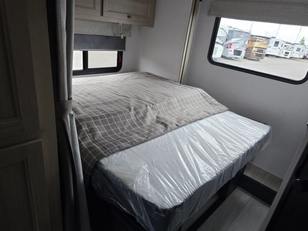 2026 Forest River Sunseeker LE 2550DSLE - Image 24