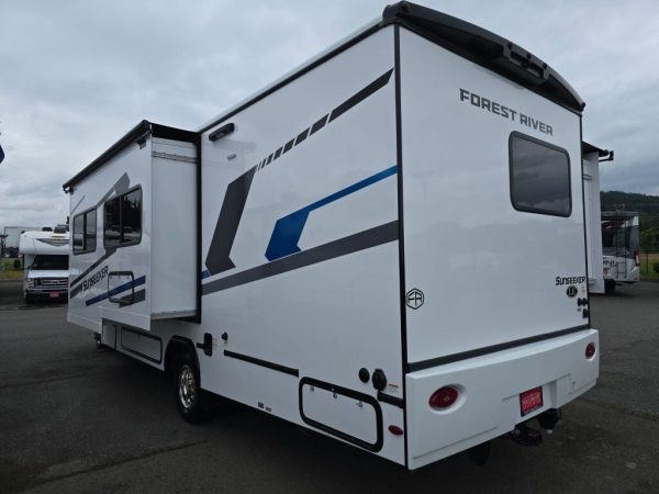 2026 Forest River Sunseeker LE 2550DSLE - Image 6