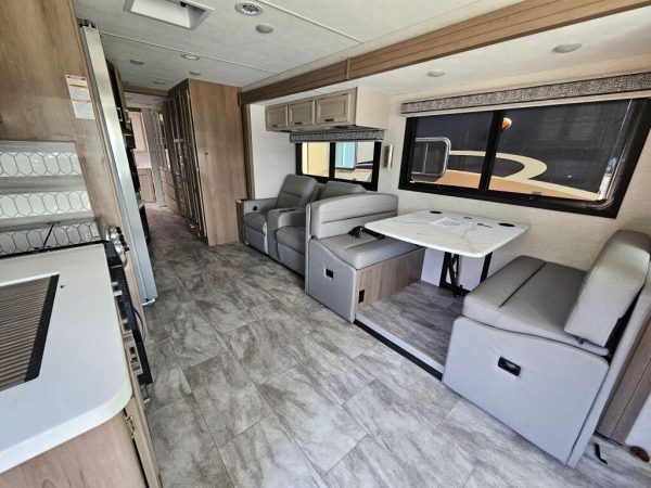 2026 Thor Motor Coach Luminate GG35 - Image 17