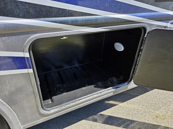 2026 Thor Motor Coach Luminate GG35 - Image 7