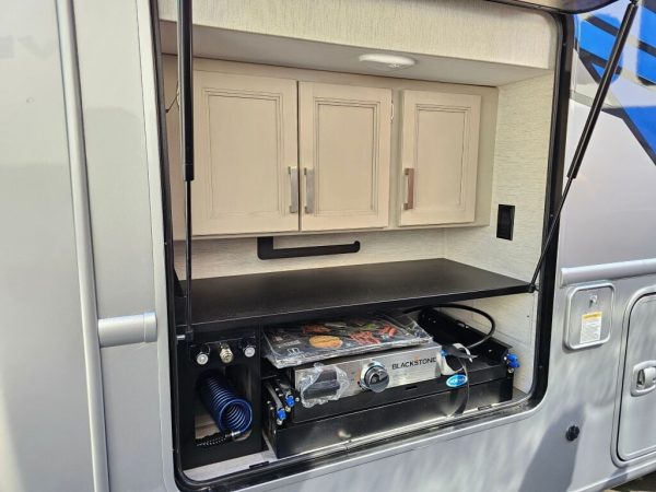 2026 Thor Motor Coach Luminate MM30 - Image 12
