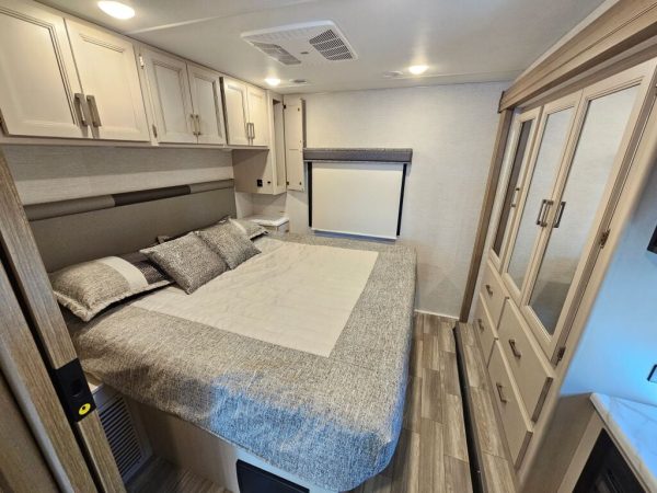 2026 Thor Motor Coach Luminate MM30 - Image 30