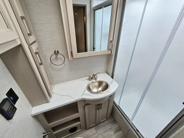 2026 Thor Motor Coach Luminate MM30 - Image 36