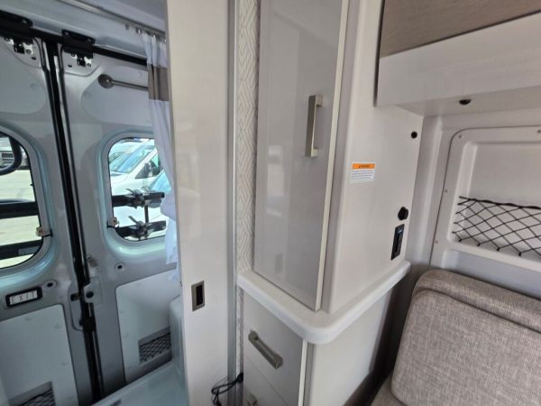 2026 Thor Motor Coach Scope 18M - Image 12