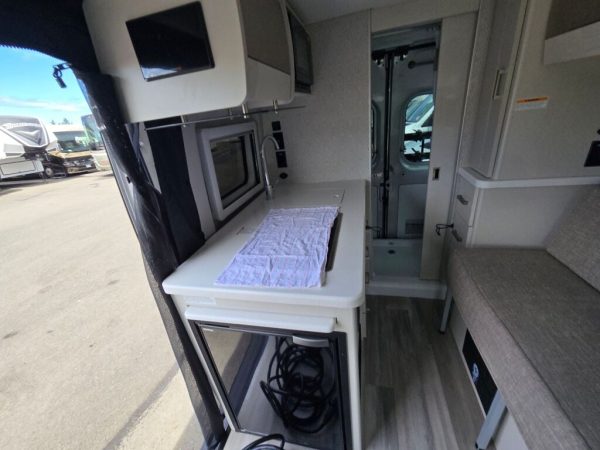 2026 Thor Motor Coach Scope 18M - Image 9