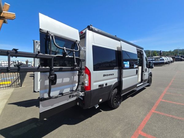 2026 Thor Motor Coach Sequence 20L - Image 7