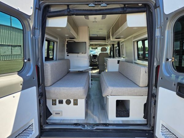 2026 Thor Motor Coach Sequence 20U - Image 18