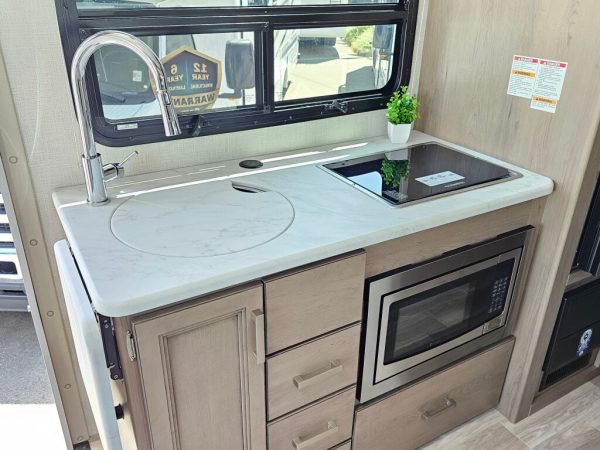 2026 Thor Motor Coach Vegas 24.1 - Image 16