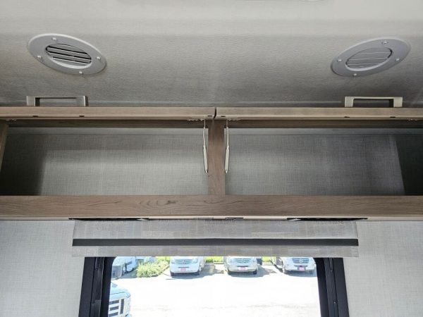 2026 Thor Motor Coach Vegas 24.1 - Image 28