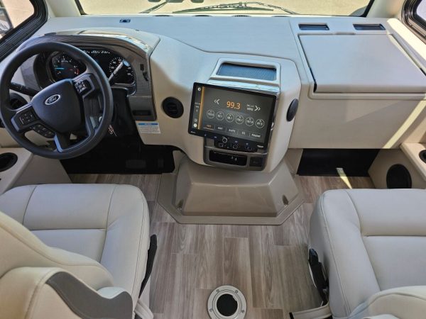 2026 Thor Motor Coach Vegas 24.1 - Image 35