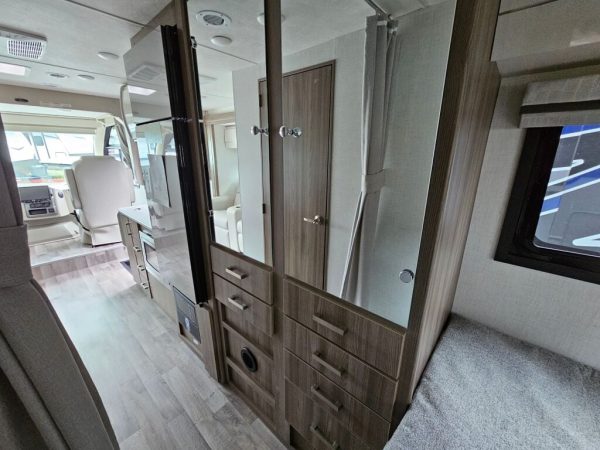 2026 Thor Motor Coach Vegas 26.2 - Image 34