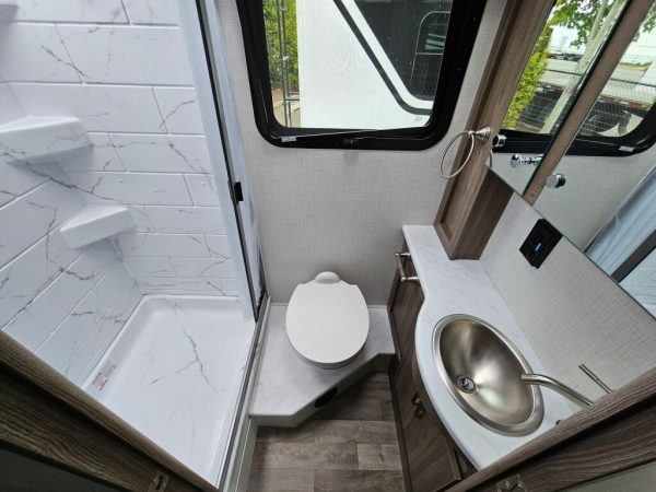 2026 Thor Motor Coach Vegas 26.2 - Image 38
