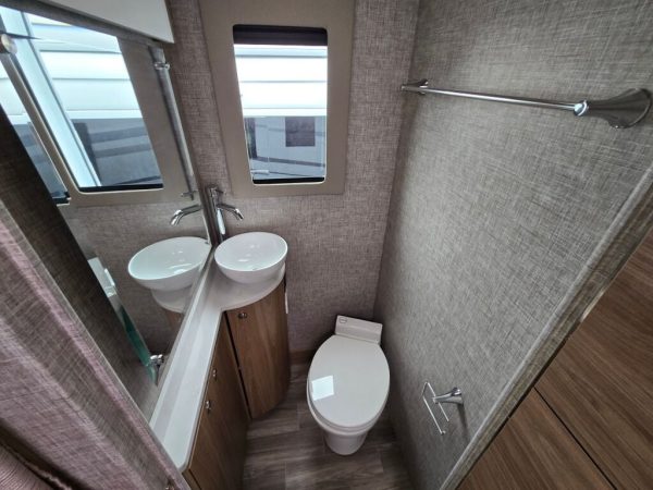 2026 Tiffin Motorhomes Wayfarer 25XLW - Image 13