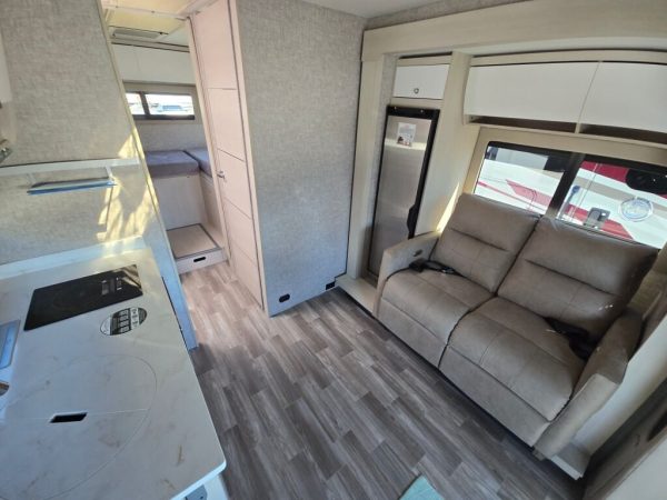 2026 Tiffin Motorhomes Wayfarer 25XLW - Image 12