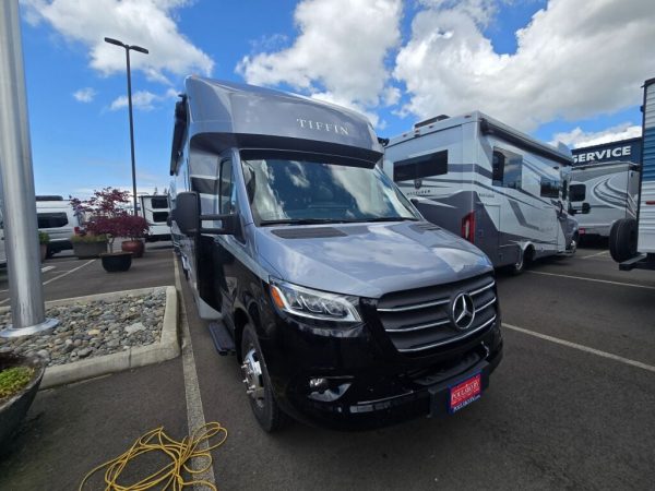 2026 Tiffin Motorhomes Wayfarer 25XRW - Image 2