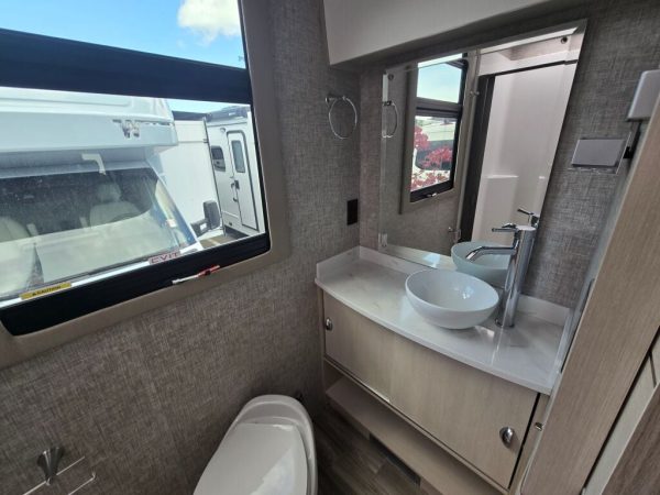 2026 Tiffin Motorhomes Wayfarer 25XRW - Image 16