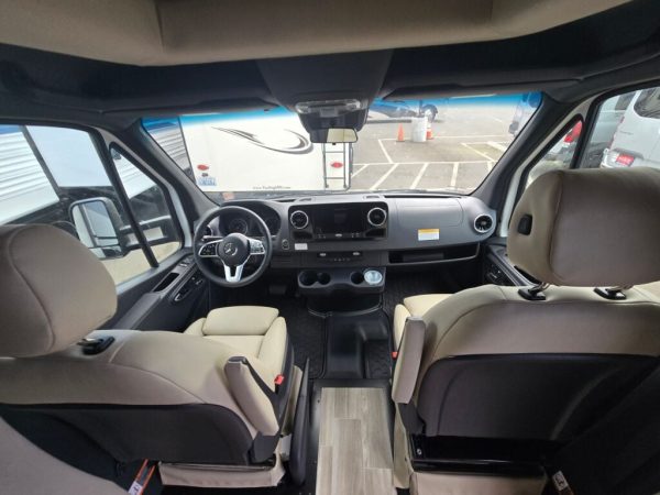 2026 Tiffin Motorhomes Wayfarer 25XRW - Image 5