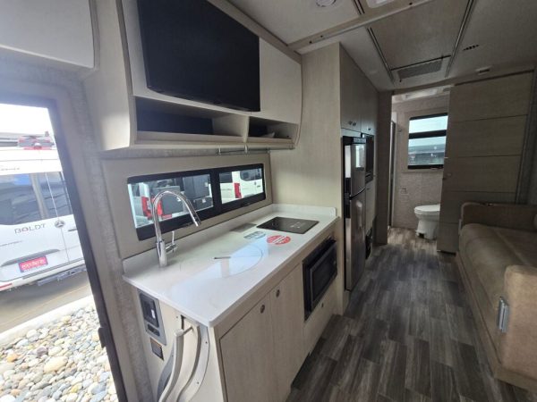 2026 Tiffin Motorhomes Wayfarer 25XRW - Image 9